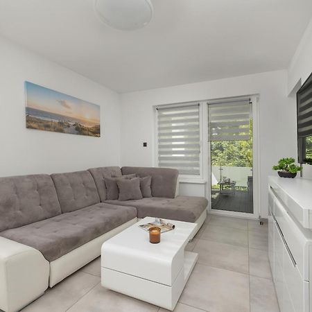 Family Apartments Herberta With Terrace And Parking By Rent Like Home Свиноуйсьце Экстерьер фото