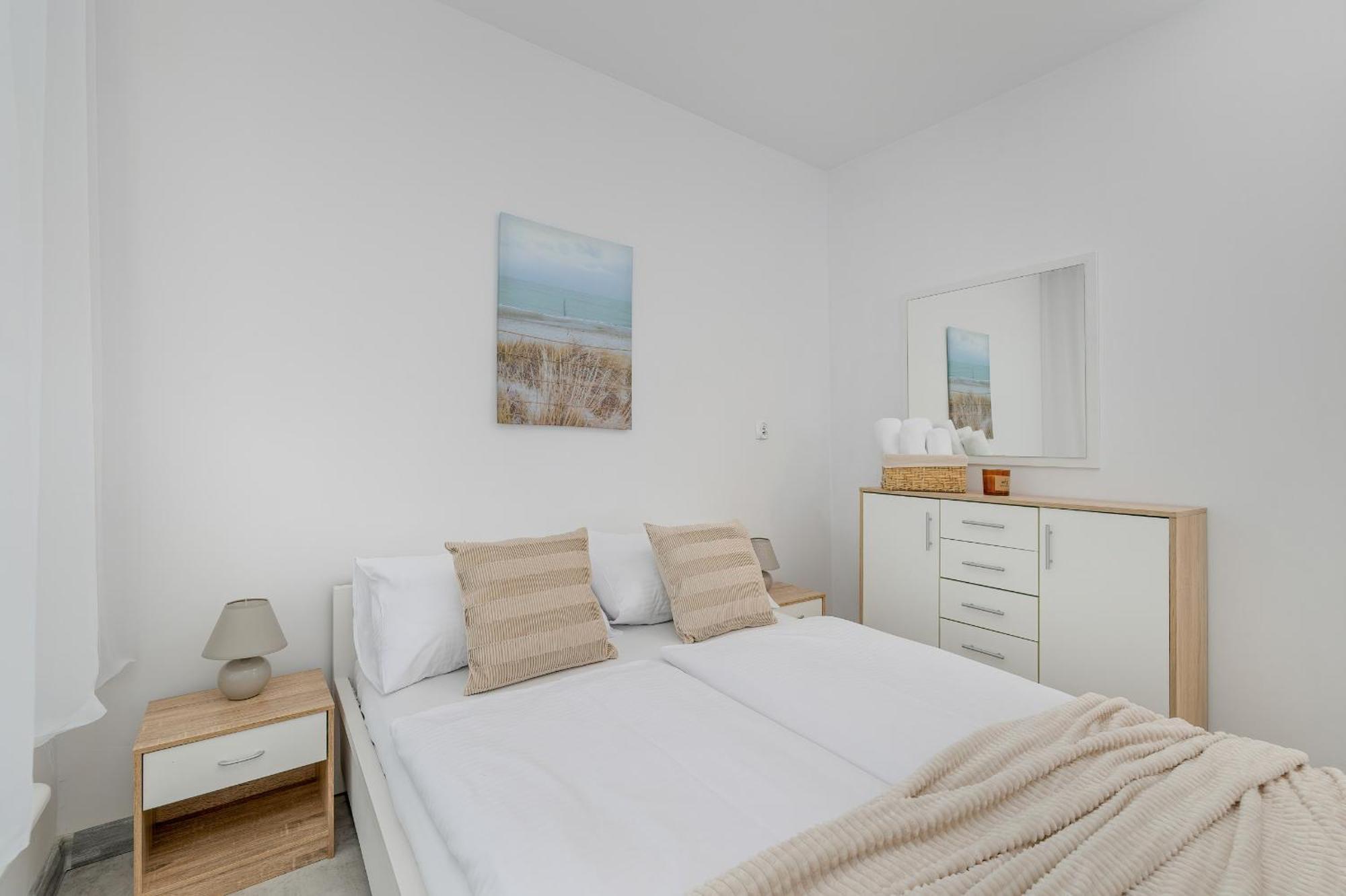 Family Apartments Herberta With Terrace And Parking By Rent Like Home Свиноуйсьце Экстерьер фото